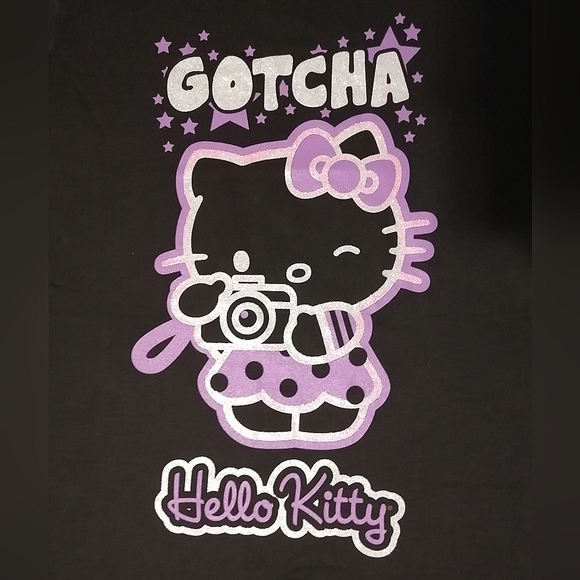 🔥SALE🔥 Hello Kitty Sanrio "Gotcha" Camera Girls T-shirt Tee NWT Size M (10-12) - Picture 2 of 5